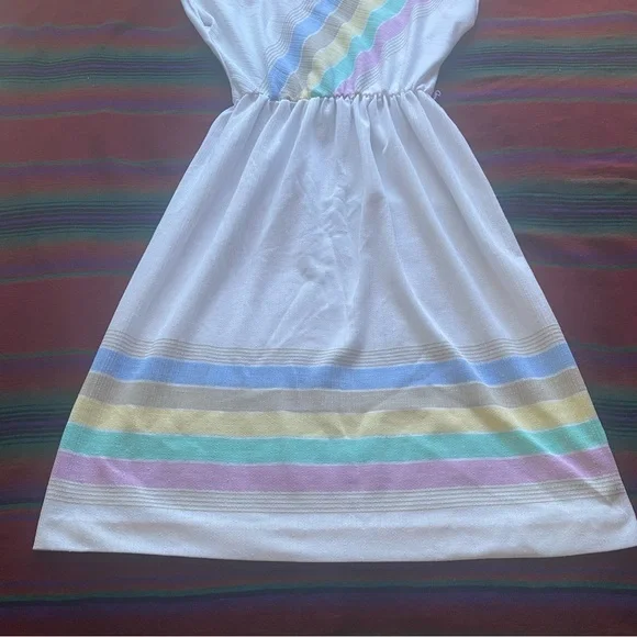 VTG Fashion Place polyester Union Made Dress! White with Pastels. USA. Size 10p. - Picture 9 of 15